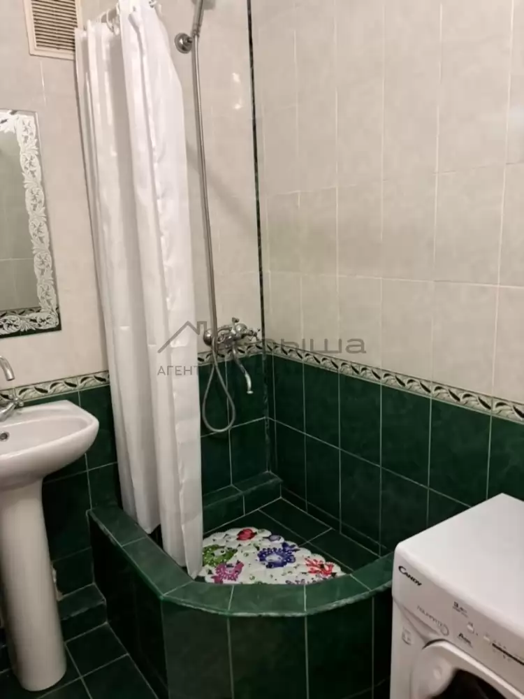 1000000905